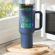Marineblau bis Irisierend Edelstahl-Tumbler mit abnehmbarem Griff (40 oz)